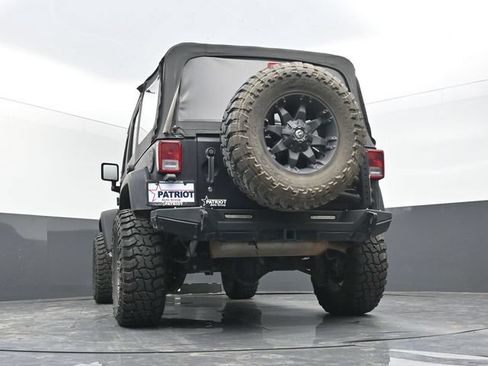 Used 2012 Jeep Wrangler Unlimited Sahara AWD/4WD image 45