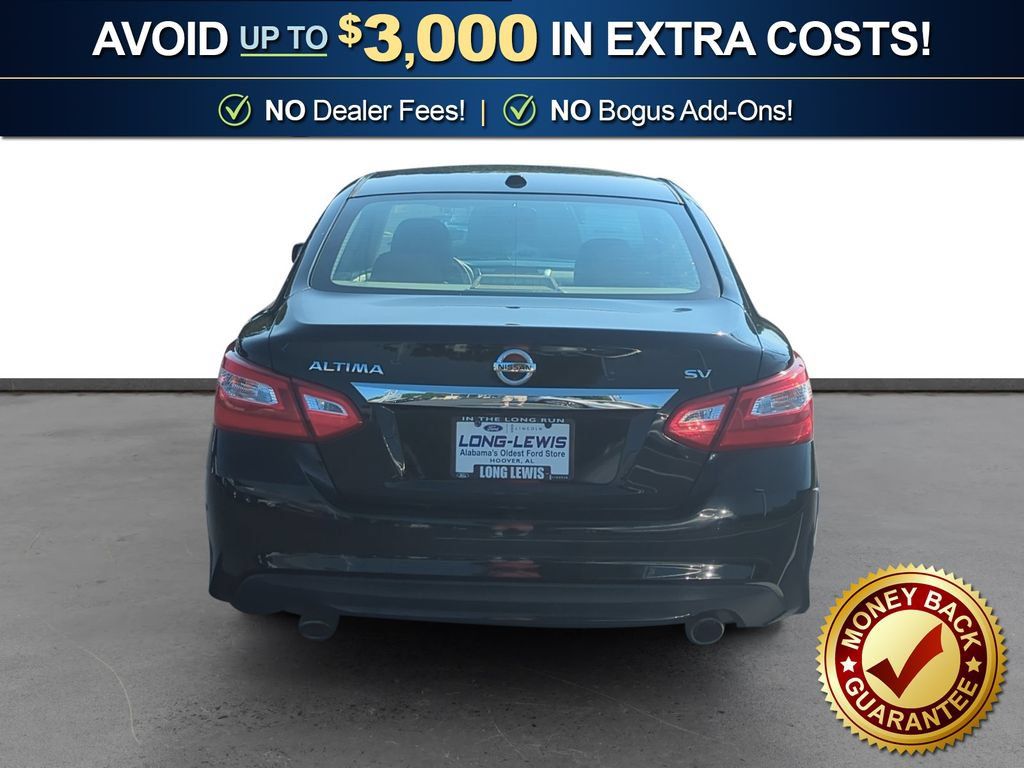 Used 2017 Nissan Altima 2.5 SV w/ Interior Lighting Package FWD image 5