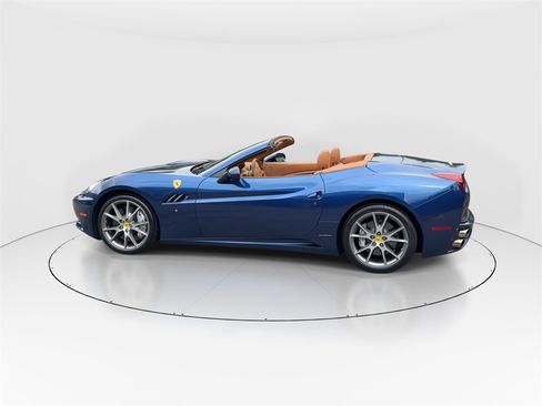 Used 2013 Ferrari California Base image 5