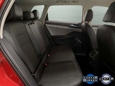 Used 2024 Volkswagen Taos SE image 21