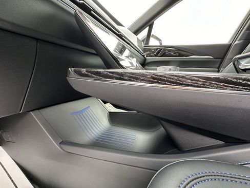 New 2025 Cadillac Escalade IQ Sport 1 w/ LPO, ONYX Package image 38