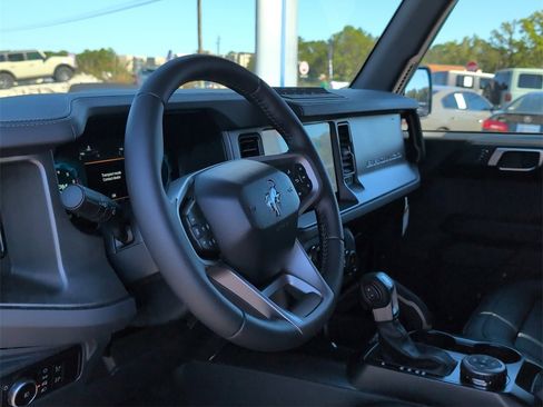 New 2025 Ford Bronco Badlands w/ Sasquatch Package image 12