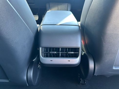 Used 2023 Tesla Model 3 Performance image 23