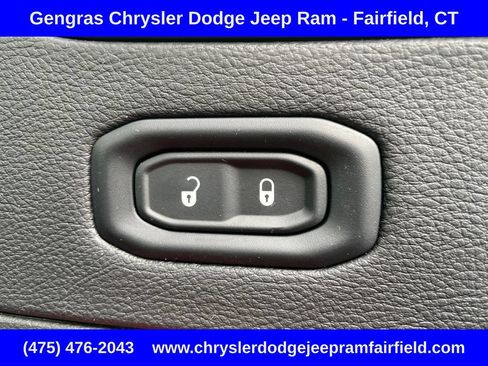 Certified 2025 Jeep Wrangler Unlimited Sahara AWD/4WD image 19