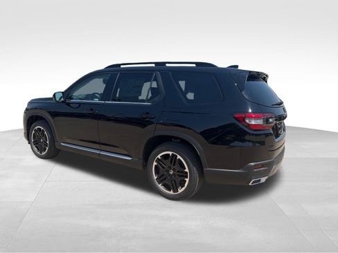 Used 2026 Honda Pilot Touring image 12