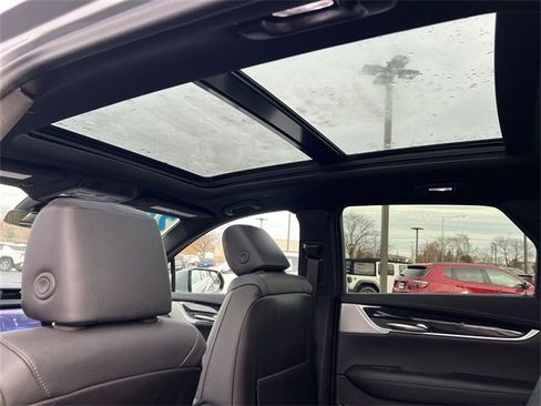 Certified 2025 Cadillac XT5 Premium Luxury image 16