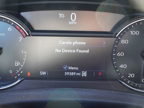 Used 2022 Cadillac XT4 Luxury w/ Cold Weather Package image 9