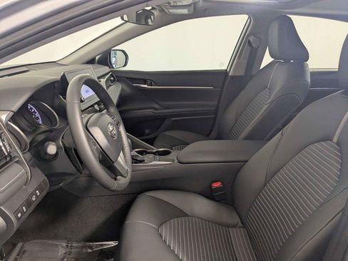 Used 2024 Toyota Camry SE FWD image 11