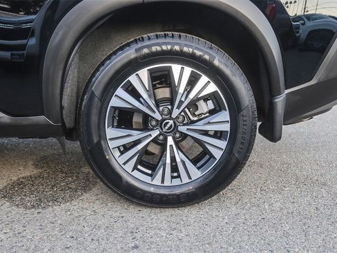 Used 2023 Nissan Rogue SV image 10