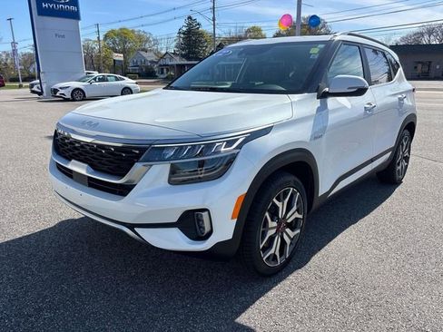Used 2022 Kia Seltos SX w/ Sunroof Package AWD/4WD image 7