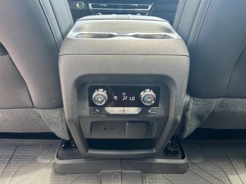 Used 2024 Chevrolet Traverse RS AWD/4WD image 25