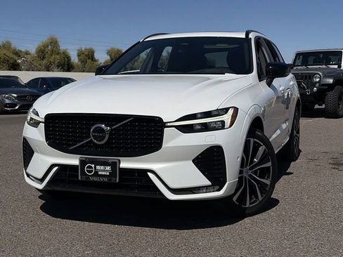 Certified 2023 Volvo XC60 B5 Plus image 3