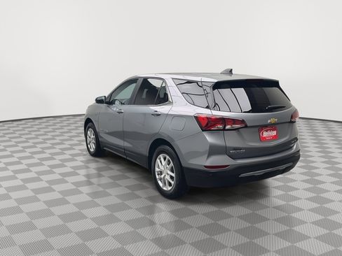 Used 2023 Chevrolet Equinox LT w/ Driver Convenience Package image 2