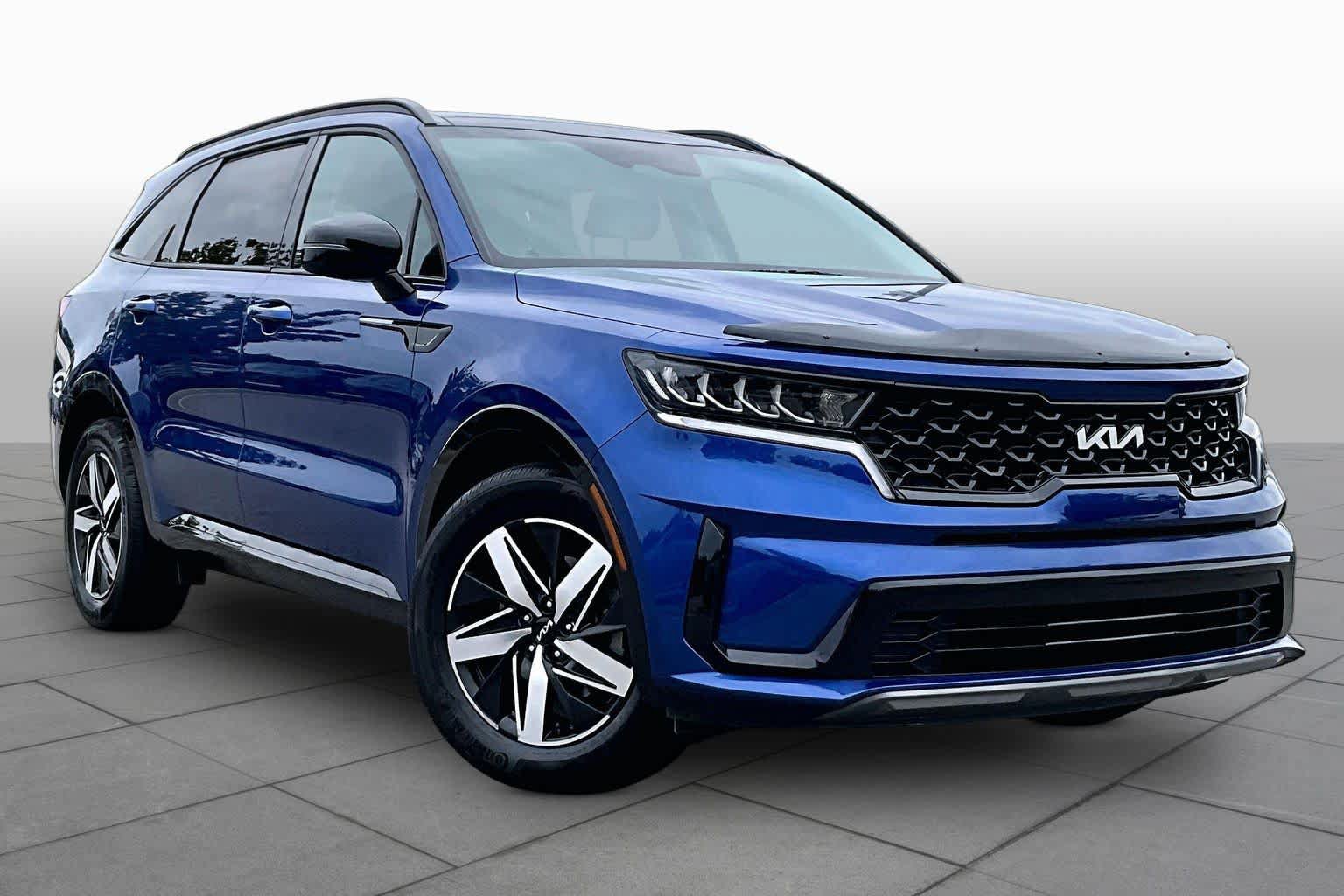 Used 2022 Kia Sorento S w/ Panoramic Sunroof Package FWD image 2