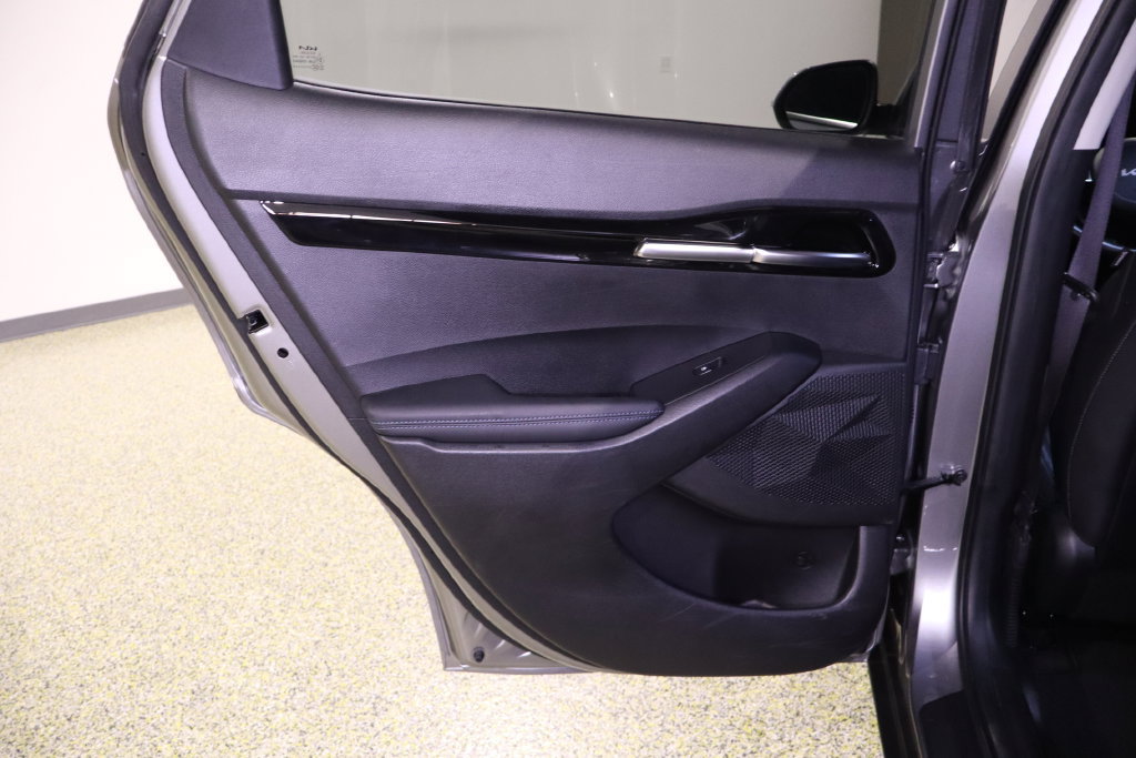 Used 2023 Kia Seltos S w/ Navigation Package FWD image 35