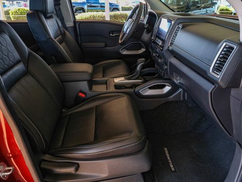 Used 2024 Nissan Frontier SL w/ Technology Package image 32