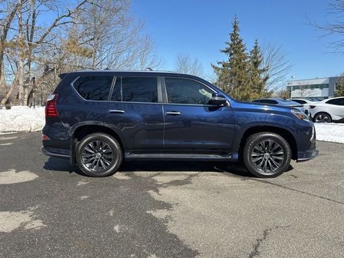 Used 2022 Lexus GX 460 Luxury w/ Sport Design Package image 9