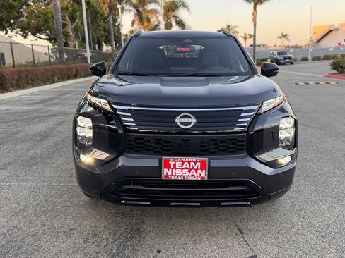New 2026 Nissan Rogue Platinum AWD/4WD image 3