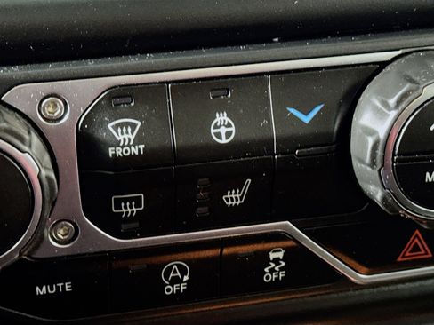 Used 2022 Jeep Wrangler Unlimited Sport image 3