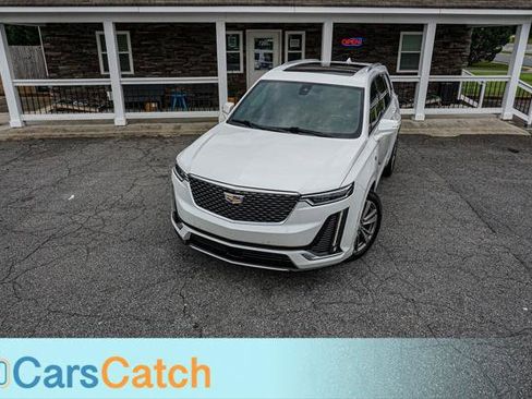 Used 2021 Cadillac XT6 Premium Luxury w/ Platinum Package FWD image 3
