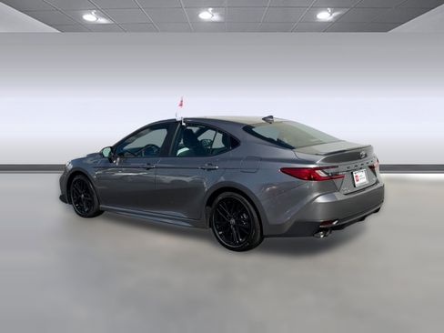 Certified 2025 Toyota Camry SE w/ Convenience Package image 3