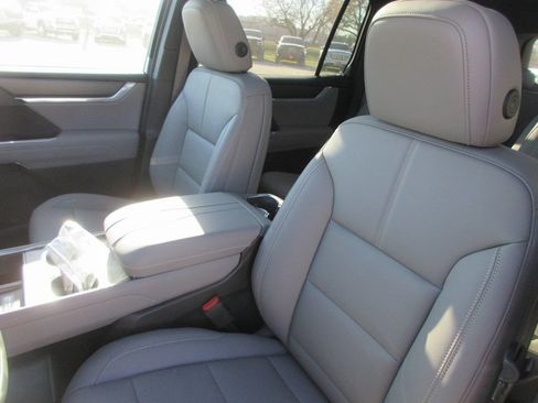 New 2026 GMC Acadia Elevation w/ Super Cruise Package AWD/4WD image 12