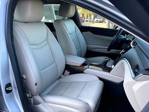 Used 2019 Cadillac XTS image 9