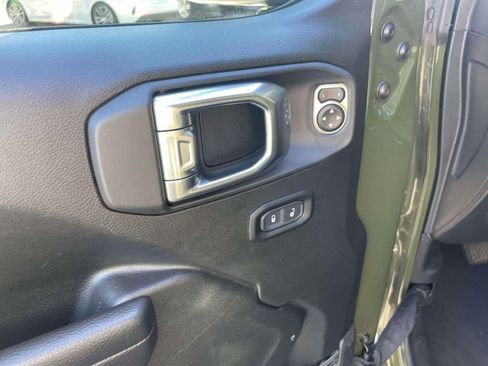 Used 2024 Jeep Wrangler Unlimited Rubicon 4xe image 18