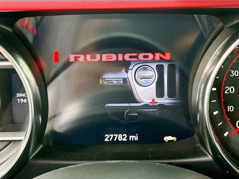 Used 2021 Jeep Wrangler Unlimited Rubicon w/ Dual Top Group AWD/4WD image 13