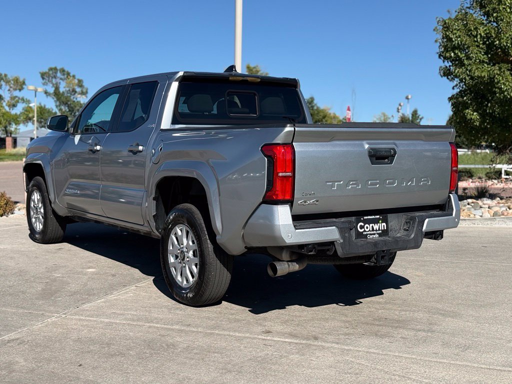 Used 2025 Toyota Tacoma SR5 AWD/4WD image 5