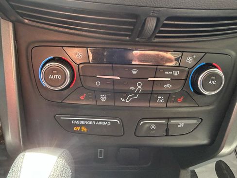 Used 2017 Ford Escape SE w/ Equipment Group 201A FWD image 25