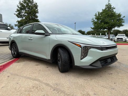 Used 2025 Kia K4 FWD image 4