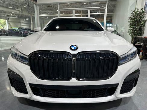 Used 2020 BMW 745e xDrive AWD/4WD image 23