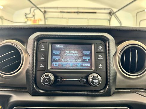Used 2019 Jeep Wrangler Unlimited Sport AWD/4WD image 24