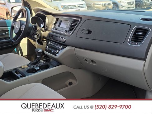 Used 2018 Kia Sedona LX image 26