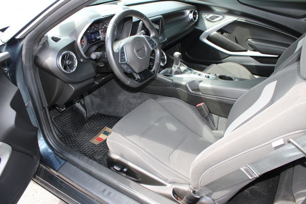 Used 2021 Chevrolet Camaro LT RWD image 9