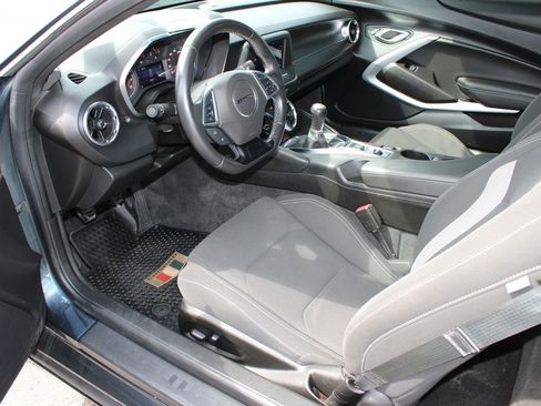 Used 2021 Chevrolet Camaro LT RWD image 9