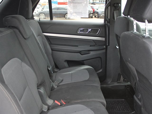 Used 2019 Ford Explorer XLT w/ Equipment Group 201A AWD/4WD image 25