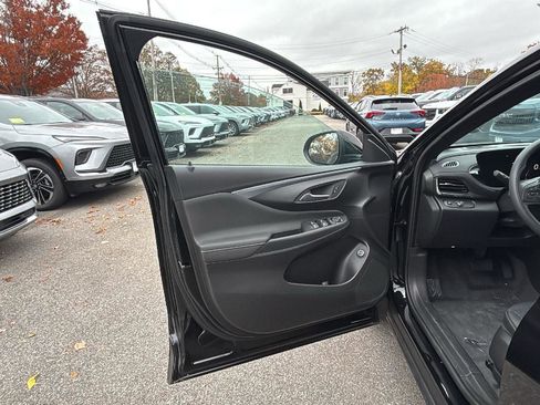 New 2025 Buick Envista Preferred w/ Convenience II Package image 11