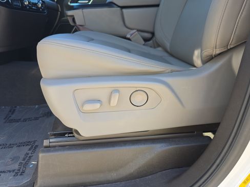 Used 2025 GMC Sierra 1500 SLT RWD image 25