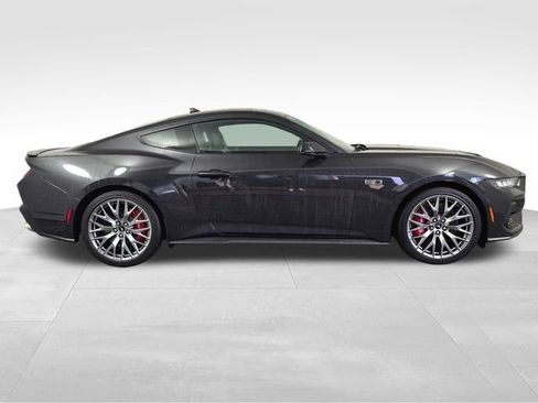 Used 2024 Ford Mustang GT Premium image 8