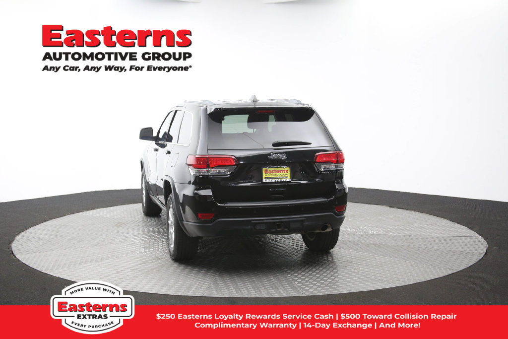 Used 2021 Jeep Grand Cherokee Laredo AWD/4WD image 39