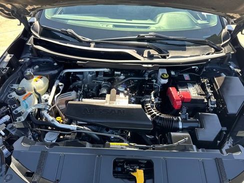 Used 2024 Nissan Rogue S image 22