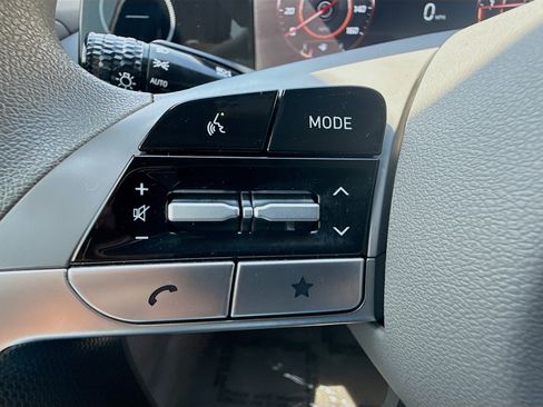 Used 2024 Hyundai Elantra SEL FWD image 35