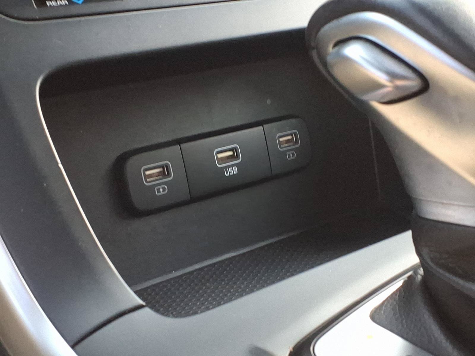 Used 2024 Kia Carnival LX FWD image 20