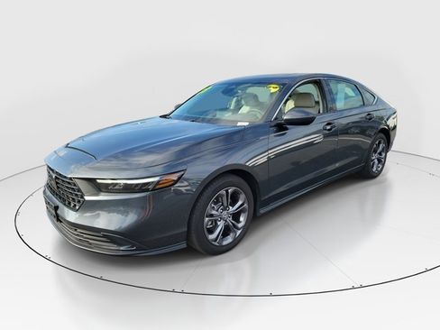 Certified 2023 Honda Accord EX image 32