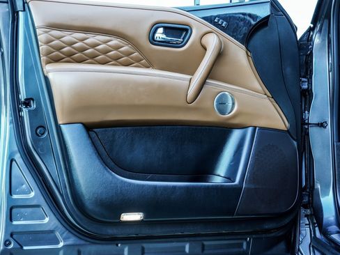 Used 2023 INFINITI QX80 Sensory w/ Cargo Package image 12