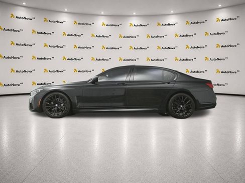 Used 2022 BMW 740i w/ M Sport Package RWD image 59