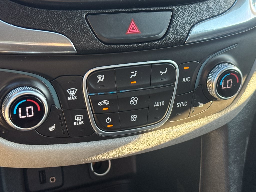 Used 2018 Chevrolet Equinox LT FWD image 21