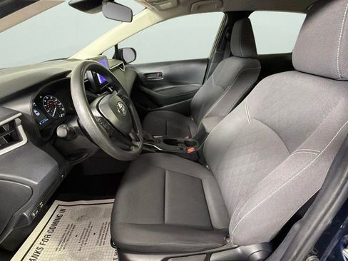 Used 2025 Toyota Corolla LE FWD image 17